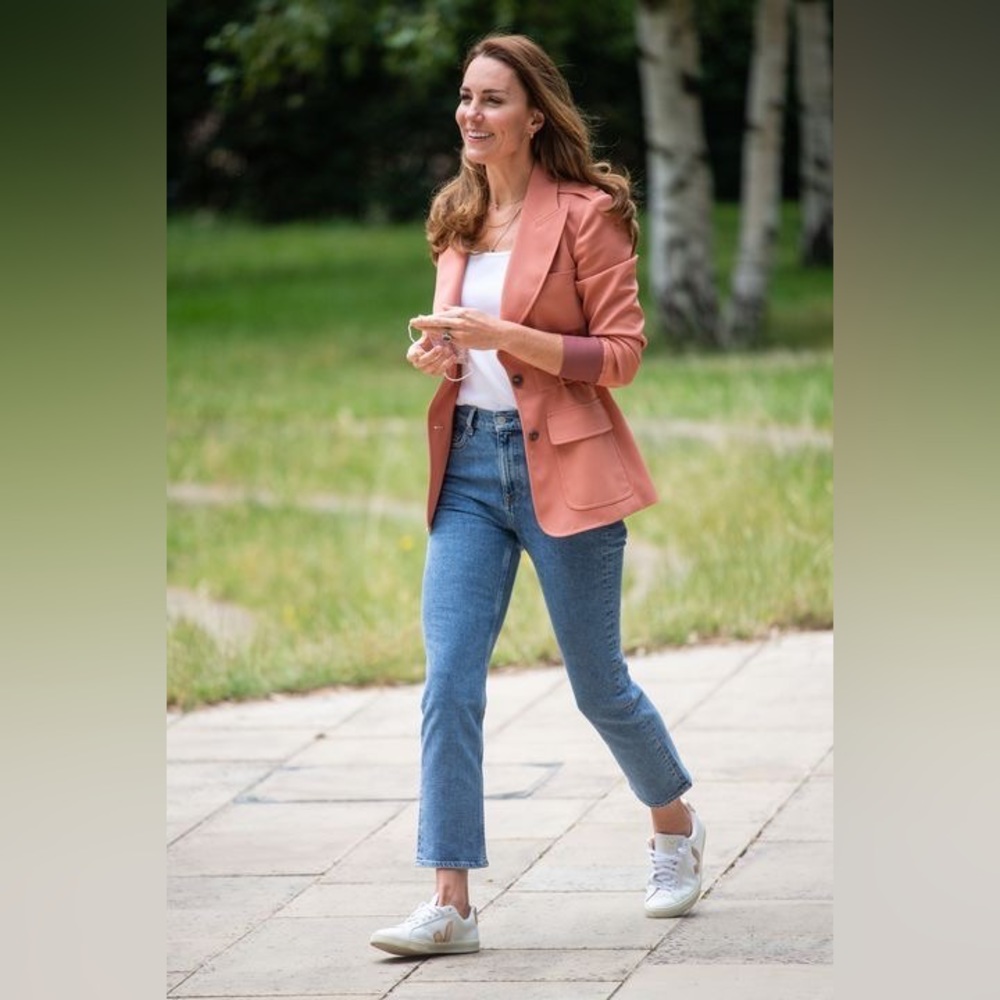 &Other Stories Favorite Jeans ASO Kate Middleton light wash